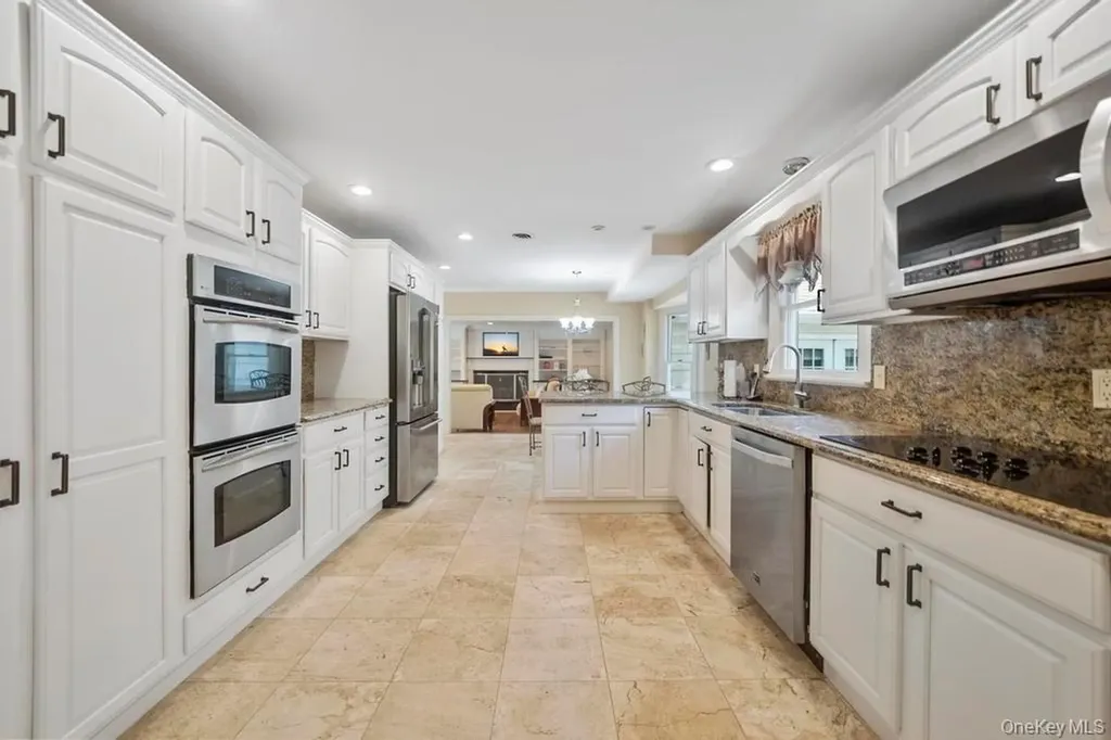 15 Stillwood Road Brookhaven NY 11719