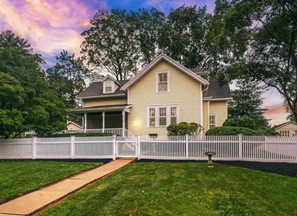 12 Beechwood Terrace Poughkeepsie NY 12601