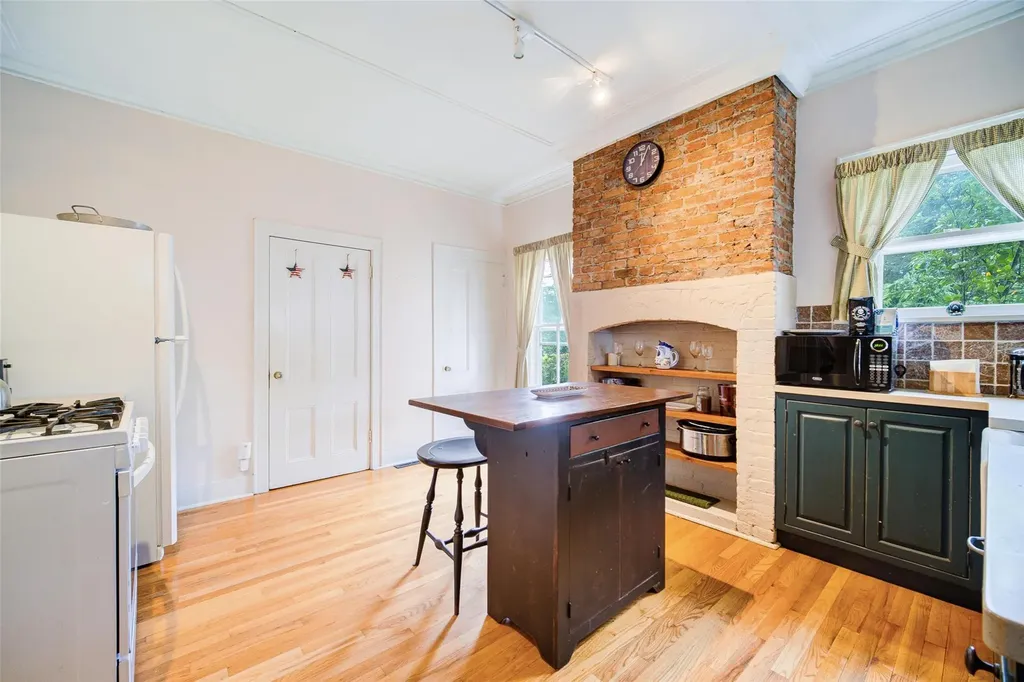 12 Beechwood Terrace Poughkeepsie NY 12601