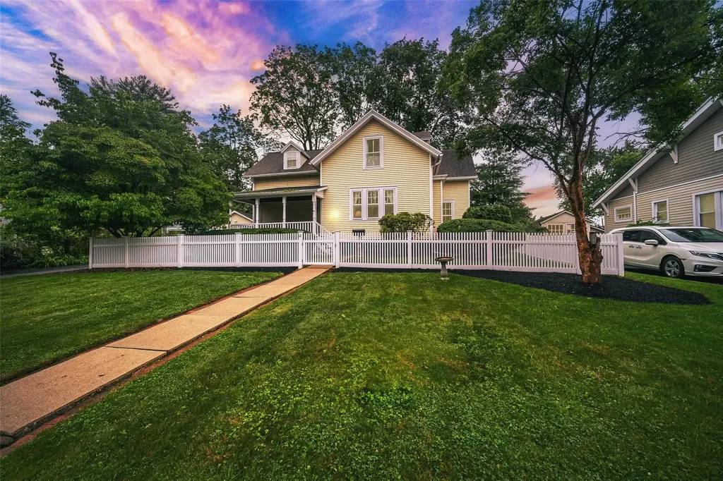 12 Beechwood Terrace Poughkeepsie NY 12601