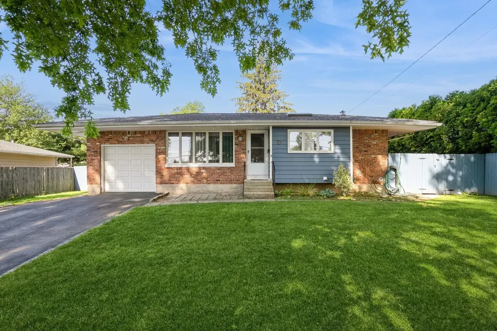 17 Sugarwood Lane Commack NY 11725
