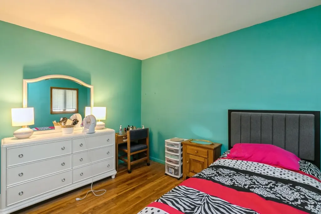 17 Sugarwood Lane Commack NY 11725
