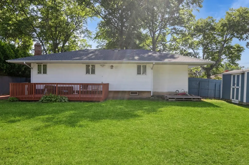 17 Sugarwood Lane Commack NY 11725