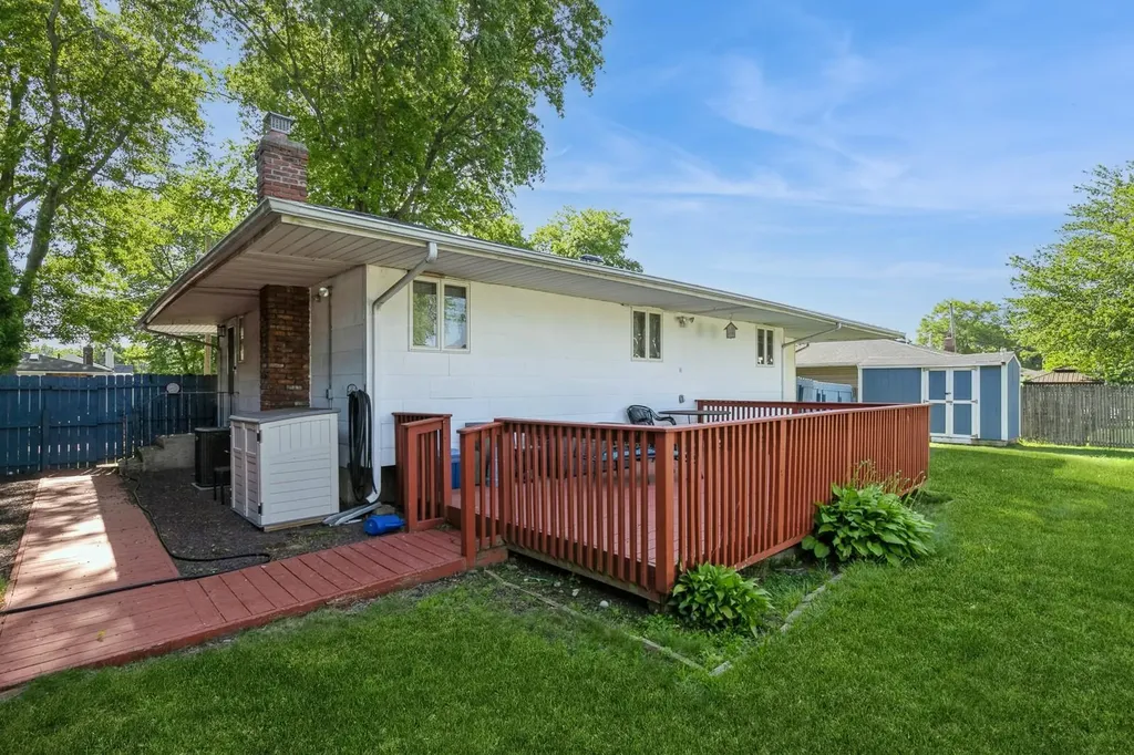 17 Sugarwood Lane Commack NY 11725