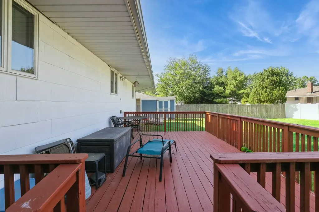 17 Sugarwood Lane Commack NY 11725