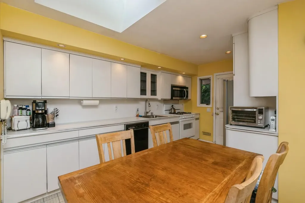 17 Sugarwood Lane Commack NY 11725