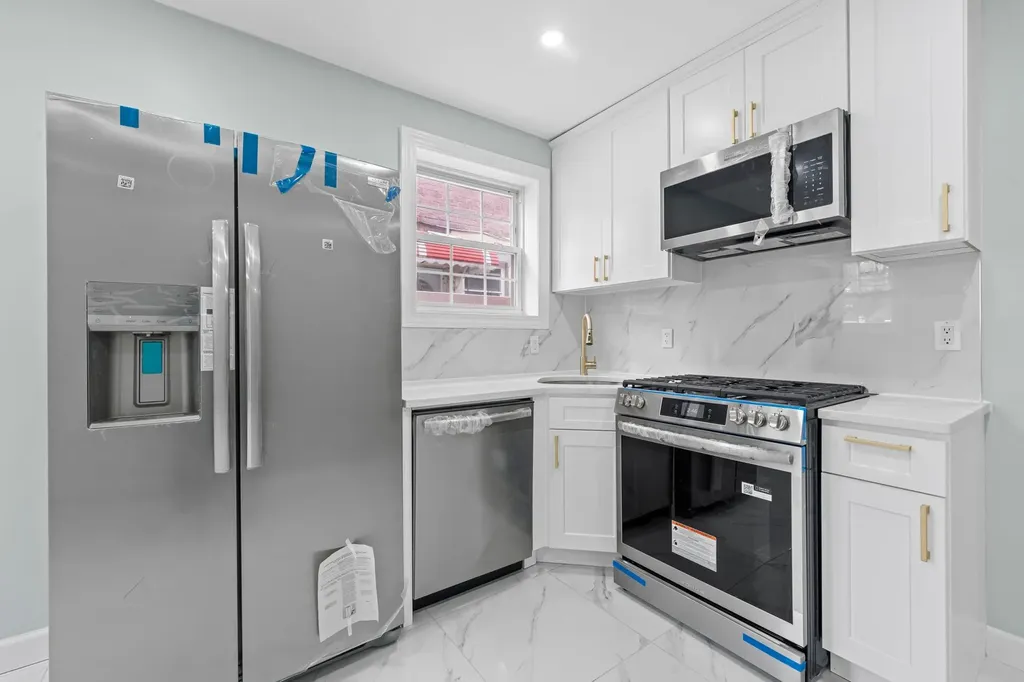 2819 Schurz Avenue Bronx NY 10465