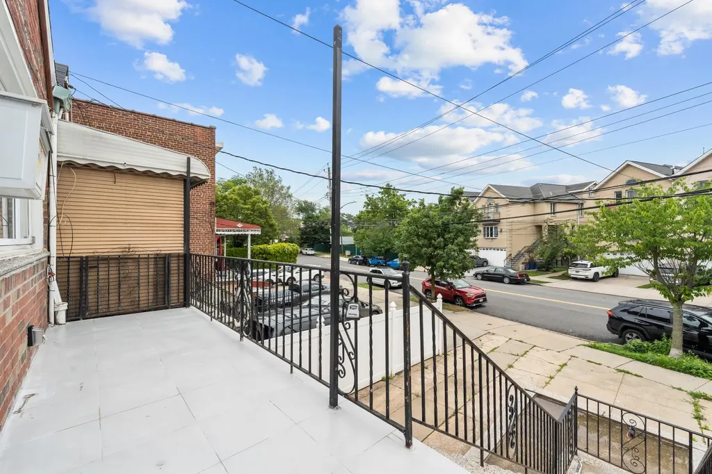 2819 Schurz Avenue Bronx NY 10465