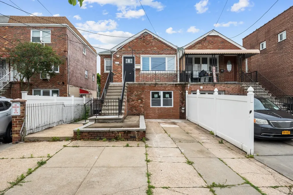 2819 Schurz Avenue Bronx NY 10465