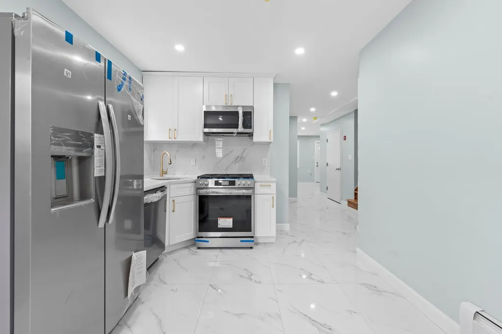 2819 Schurz Avenue Bronx NY 10465