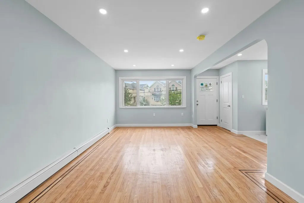2819 Schurz Avenue Bronx NY 10465