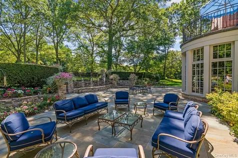 4 Red Fox Lane Upper Brookville NY 11545