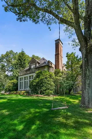 4 Red Fox Lane Upper Brookville NY 11545