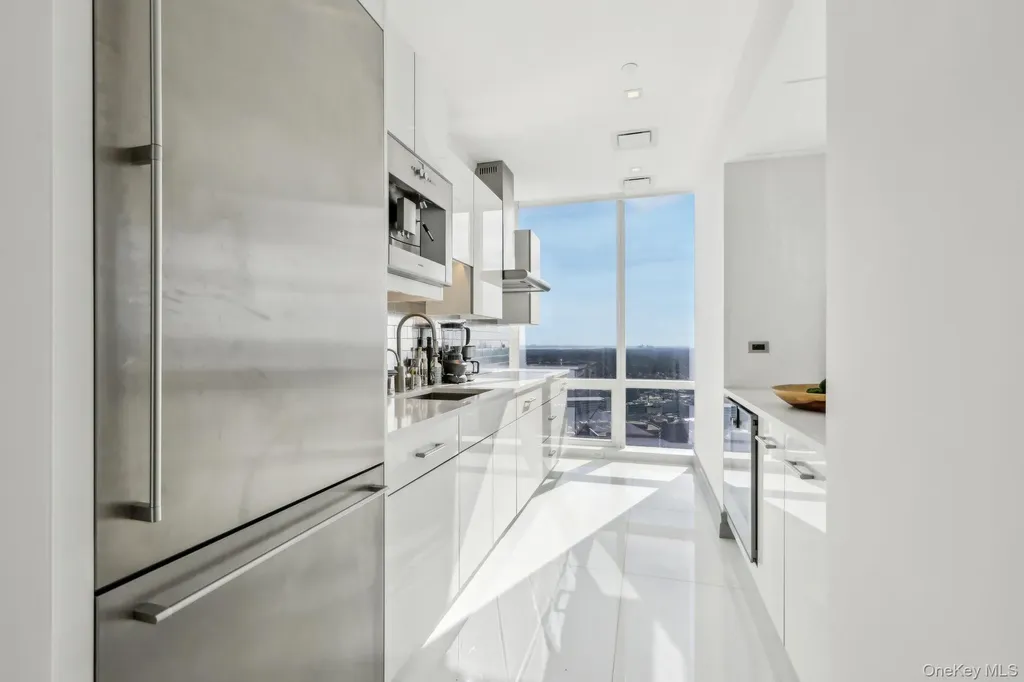 5 Renaissance Square White Plains NY 10601