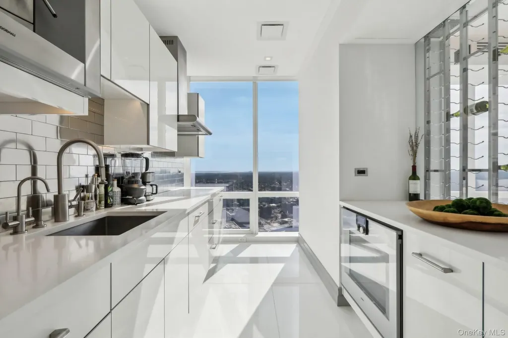 5 Renaissance Square White Plains NY 10601