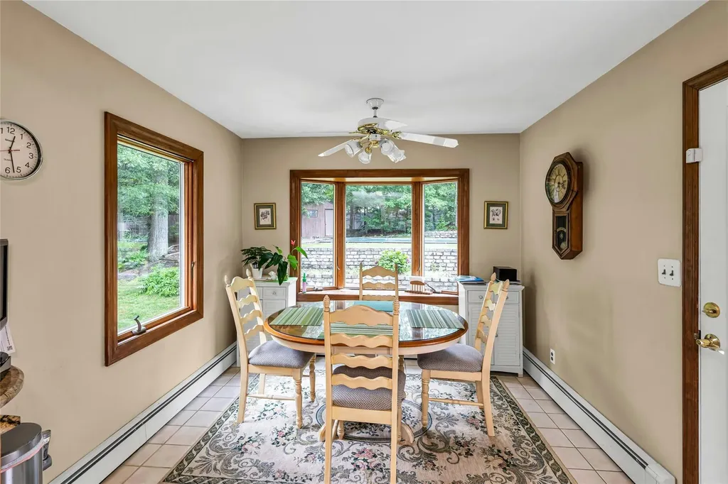 38 Mcarthur Lane Smithtown NY 11787