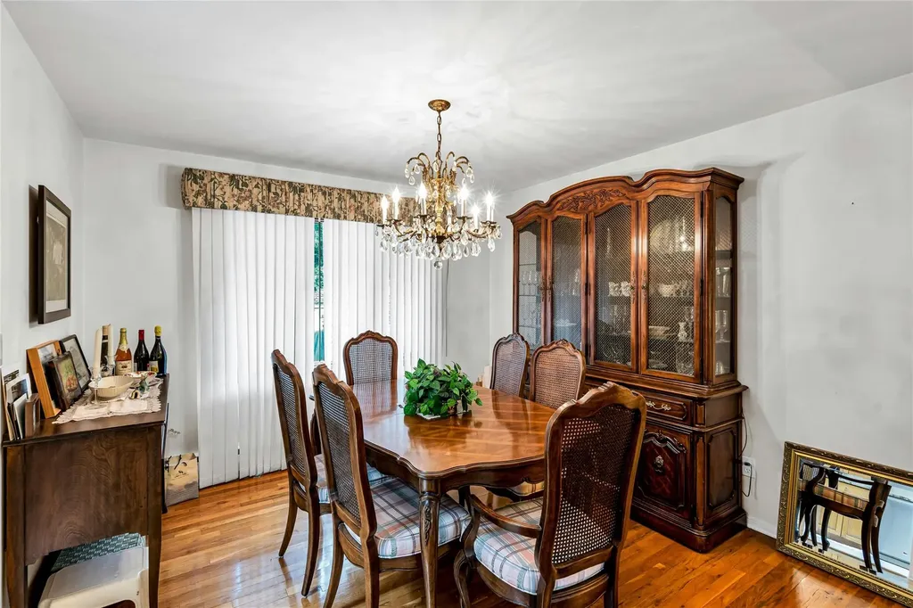 38 Mcarthur Lane Smithtown NY 11787