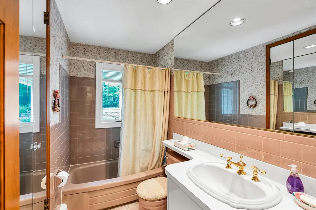 38 Mcarthur Lane Smithtown NY 11787