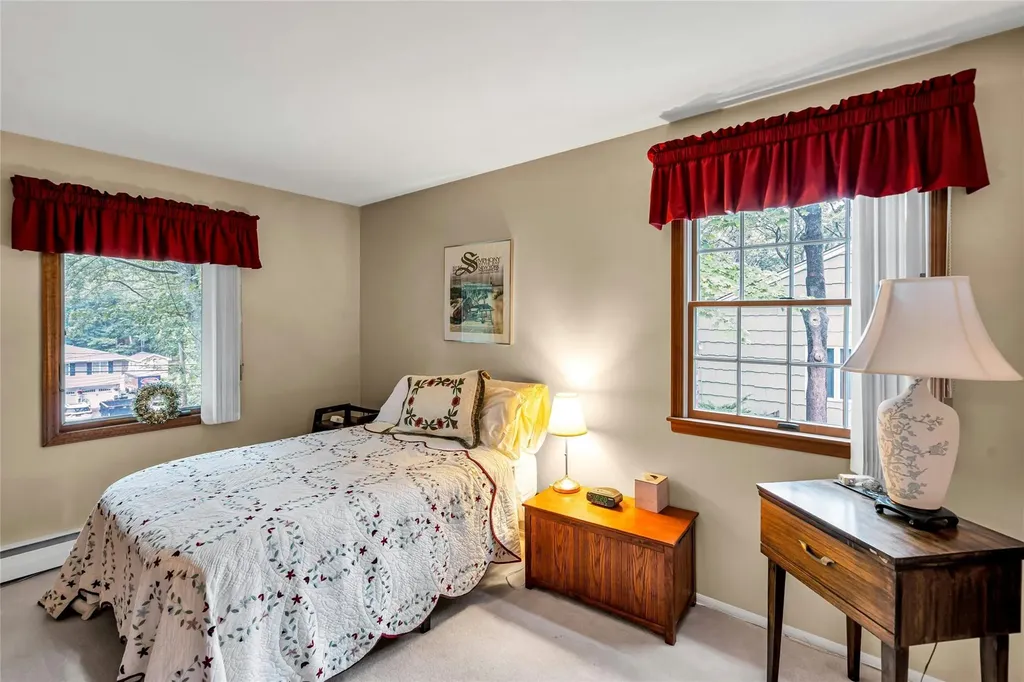38 Mcarthur Lane Smithtown NY 11787