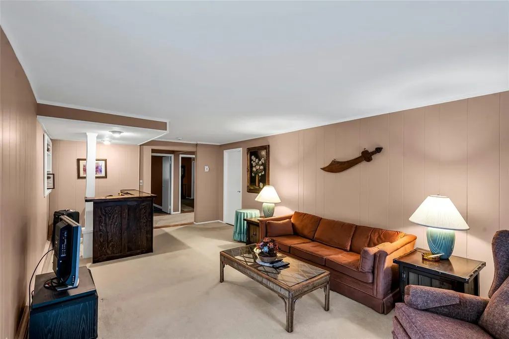 38 Mcarthur Lane Smithtown NY 11787