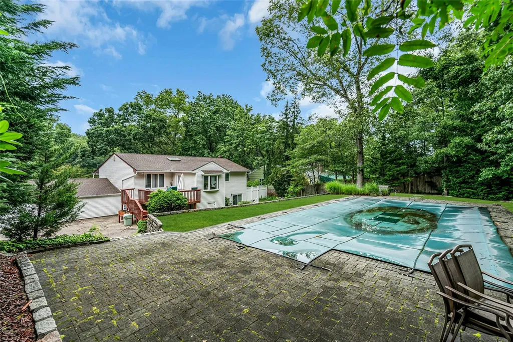 38 Mcarthur Lane Smithtown NY 11787
