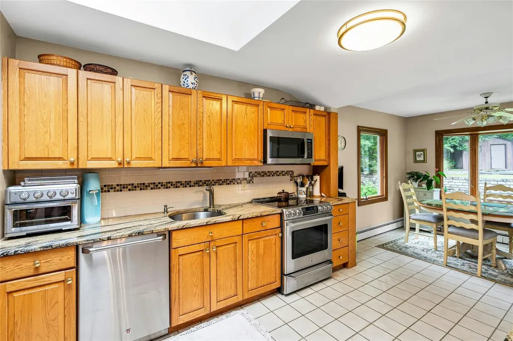 38 Mcarthur Lane Smithtown NY 11787