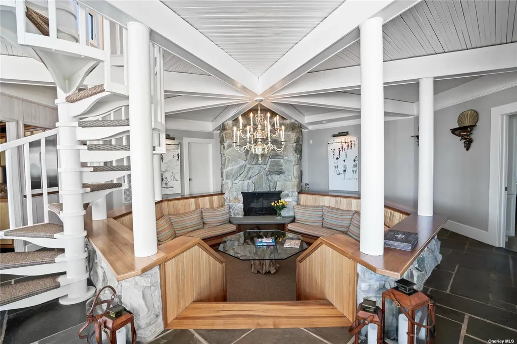 174 Dune Road Quogue NY 11959