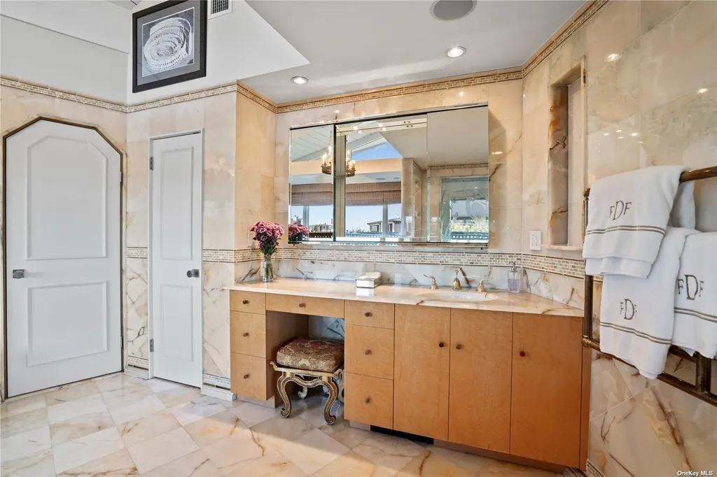 174 Dune Road Quogue NY 11959