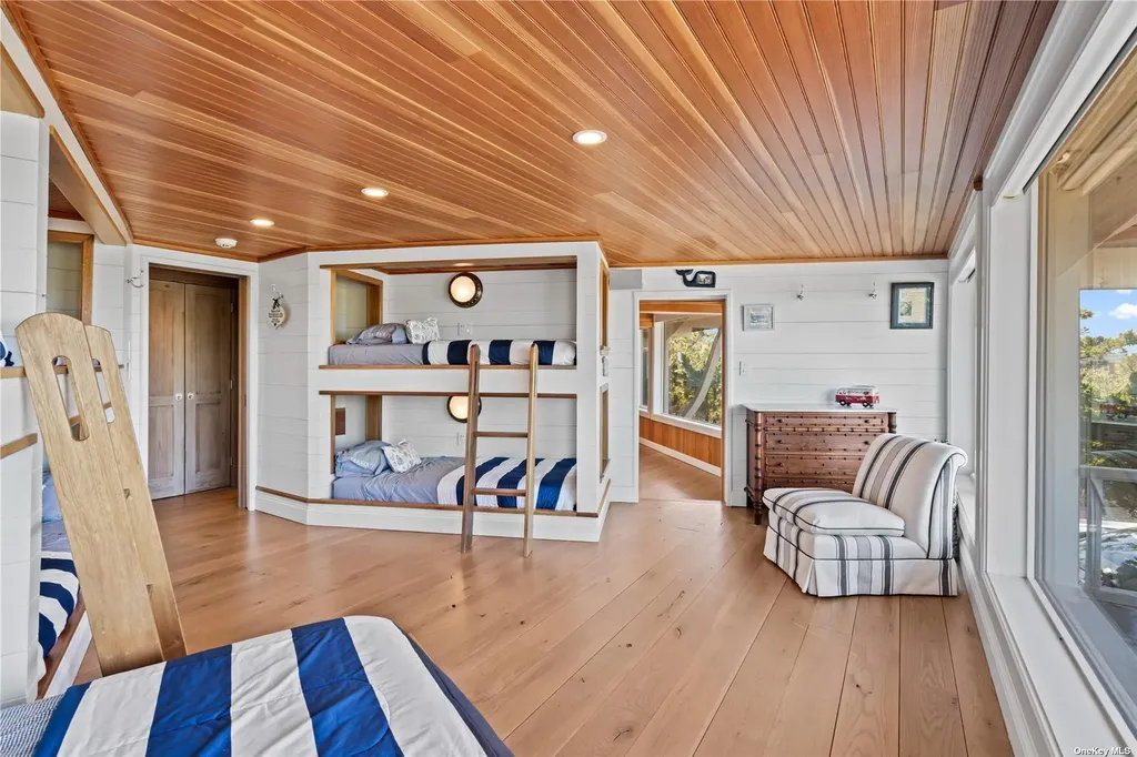 174 Dune Road Quogue NY 11959