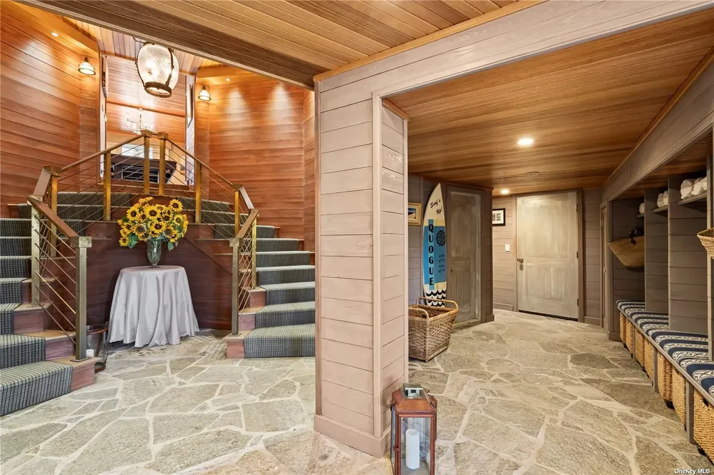 174 Dune Road Quogue NY 11959