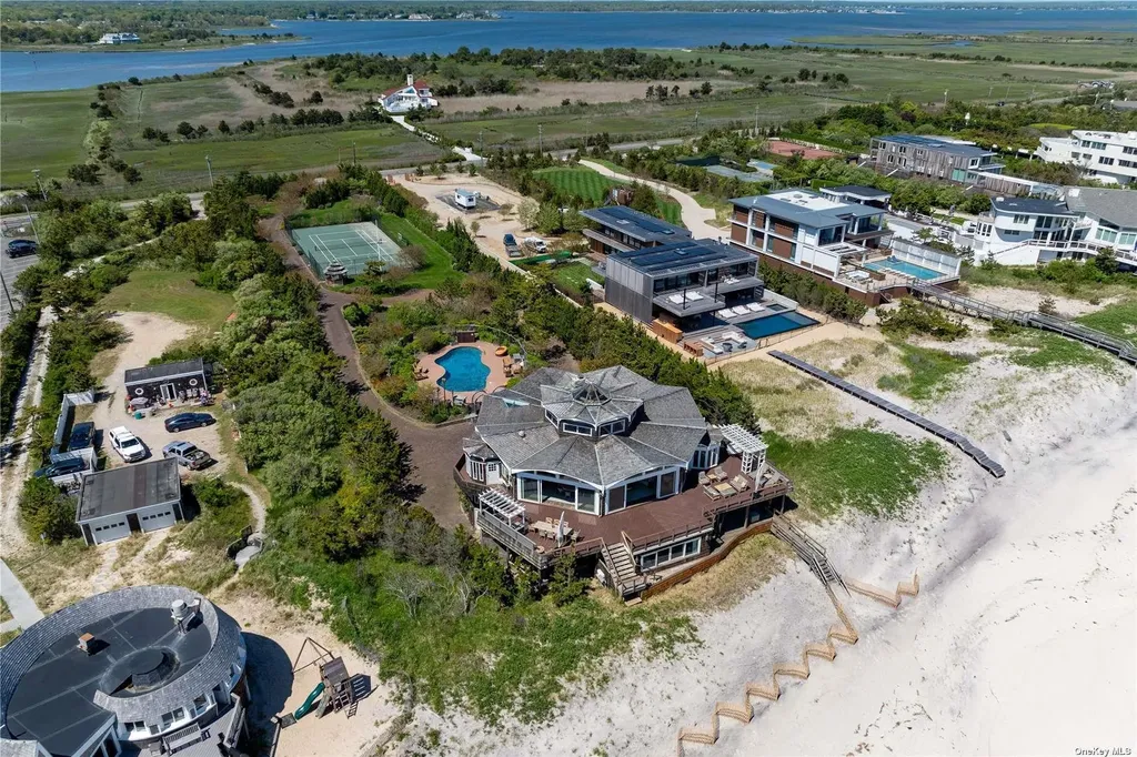 174 Dune Road Quogue NY 11959