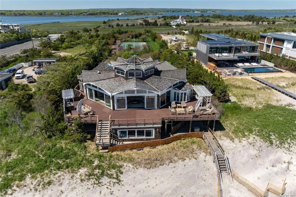 174 Dune Road Quogue NY 11959