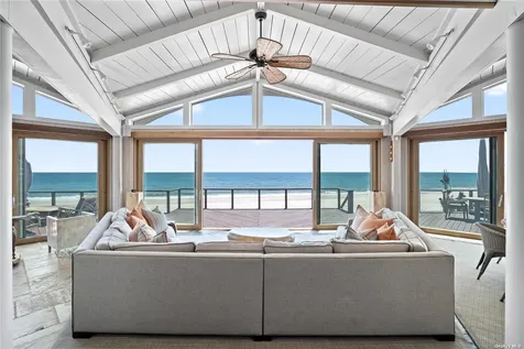 174 Dune Road Quogue NY 11959