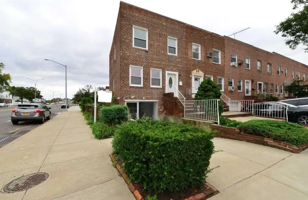 80-01 249th Street Bellerose NY 11426