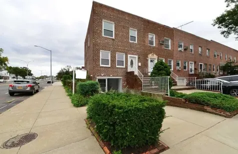 80-01 249th Street Bellerose NY 11426