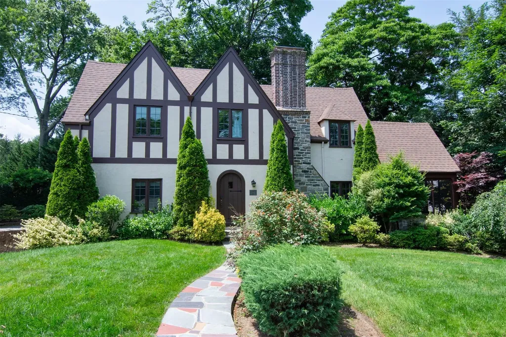 259 Pondfield Road W Bronxville NY 10708