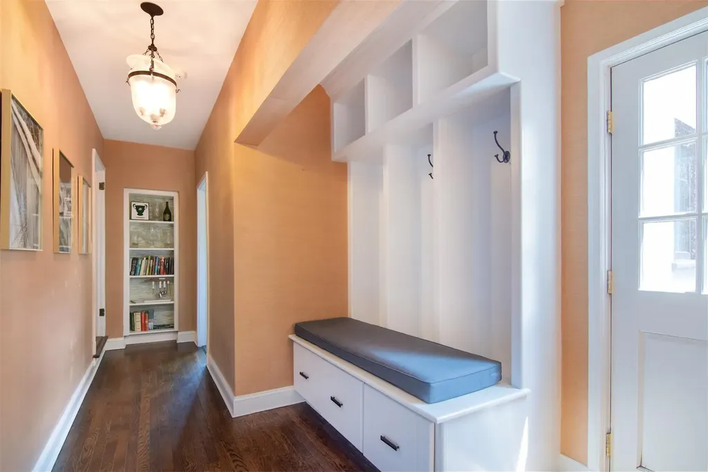 259 Pondfield Road W Bronxville NY 10708