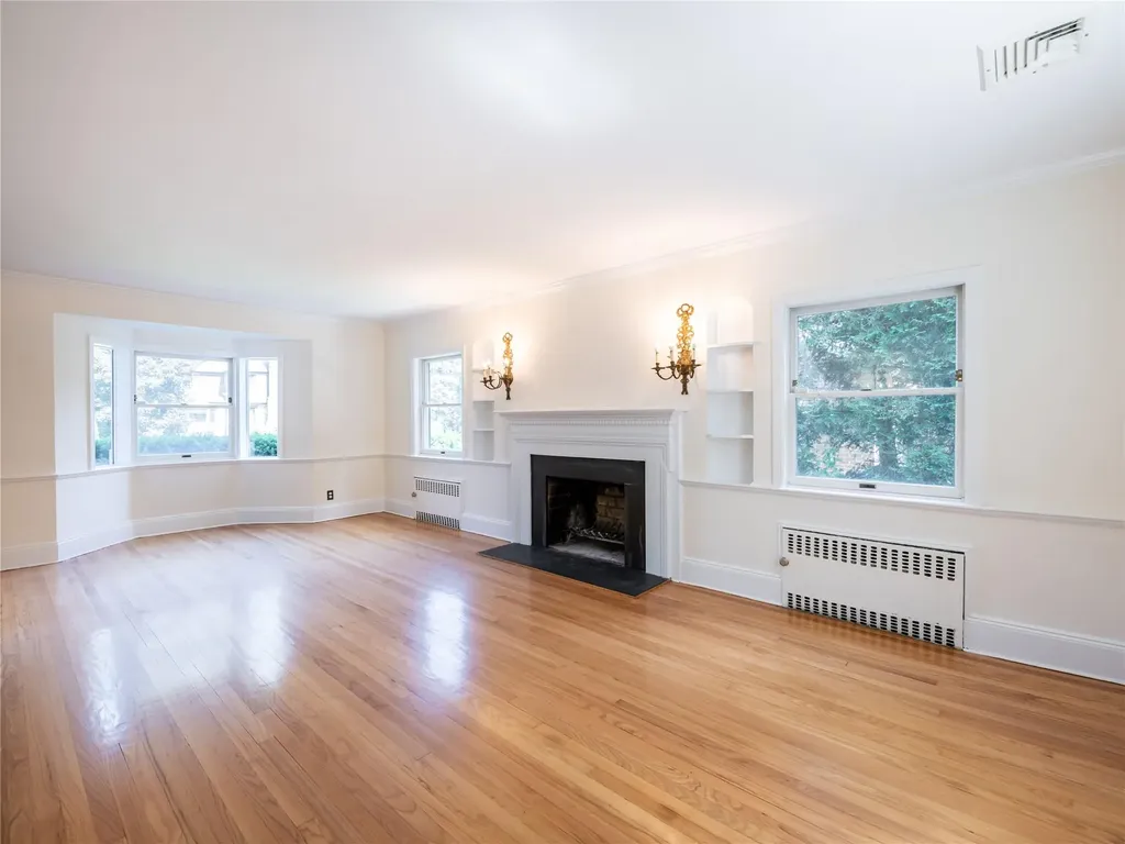 91 Pickwick Road Manhasset NY 11030