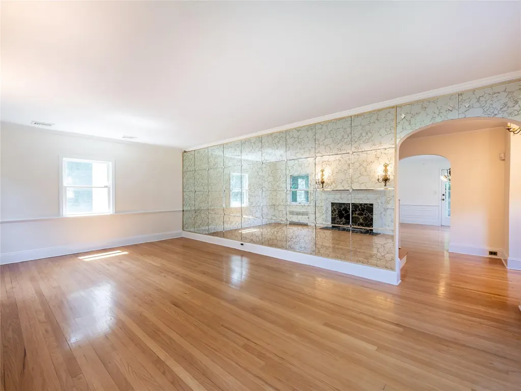 91 Pickwick Road Manhasset NY 11030