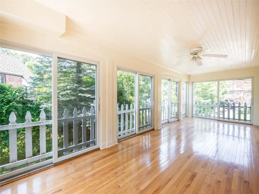 91 Pickwick Road Manhasset NY 11030