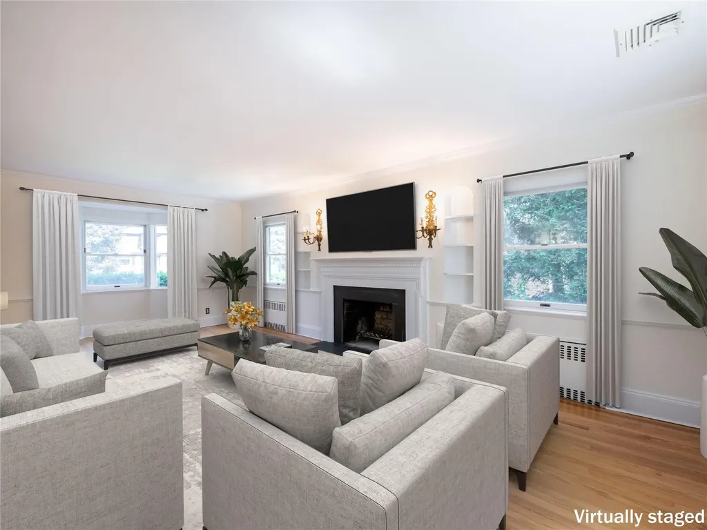 91 Pickwick Road Manhasset NY 11030