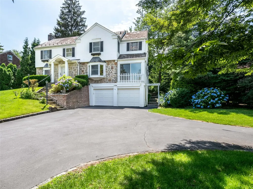 91 Pickwick Road Manhasset NY 11030