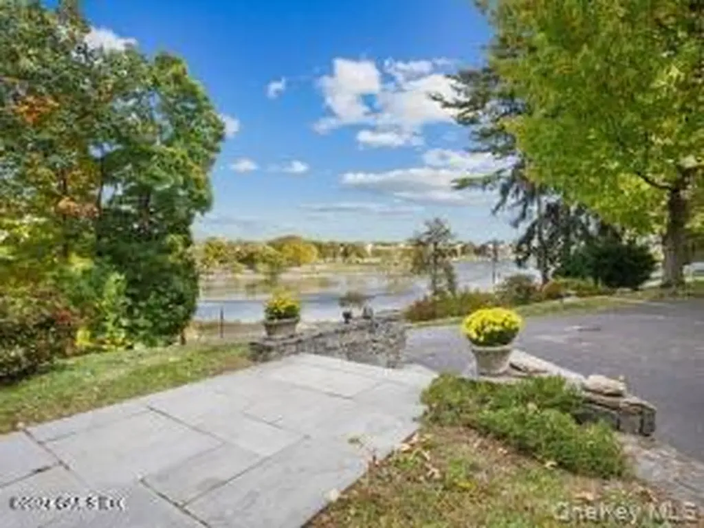 201 Shore Road Greenwich CT 06830