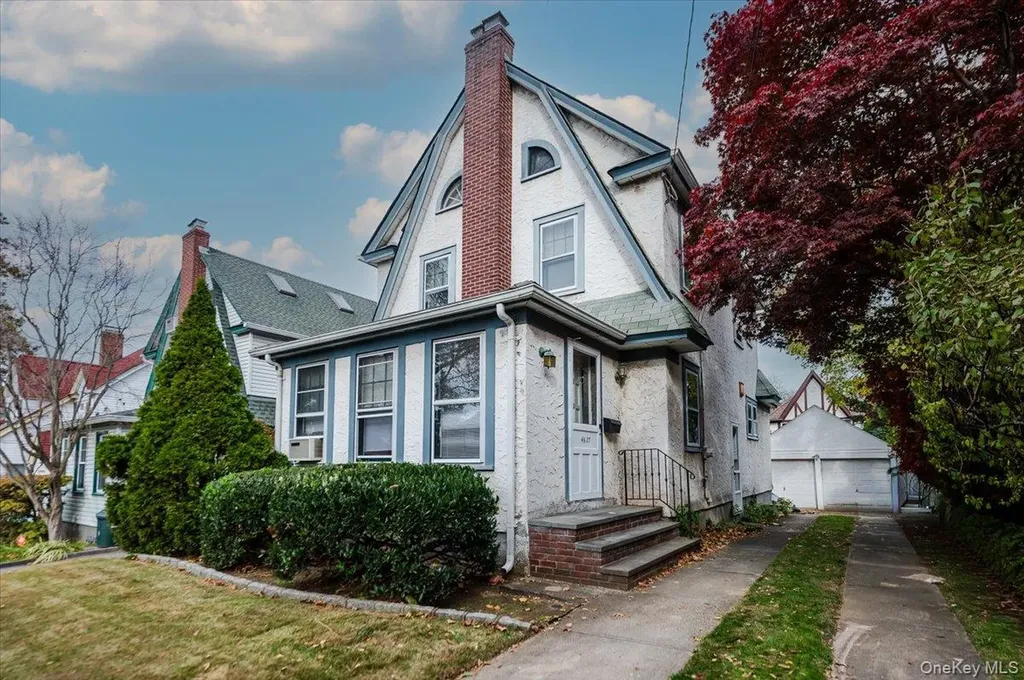 4627 Jayson Avenue Great Neck NY 11020