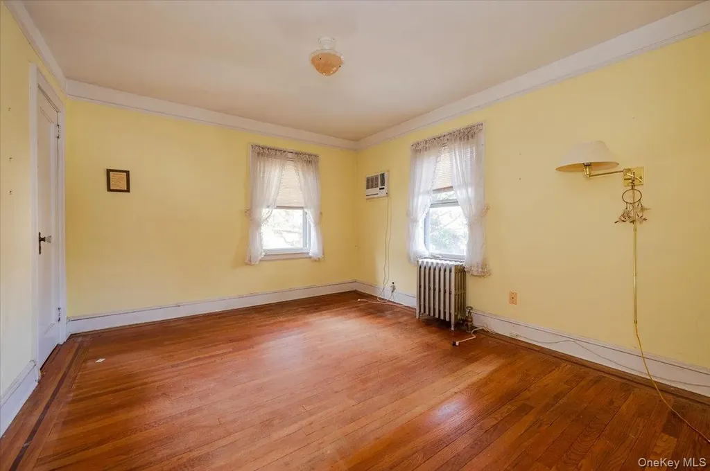 4627 Jayson Avenue Great Neck NY 11020
