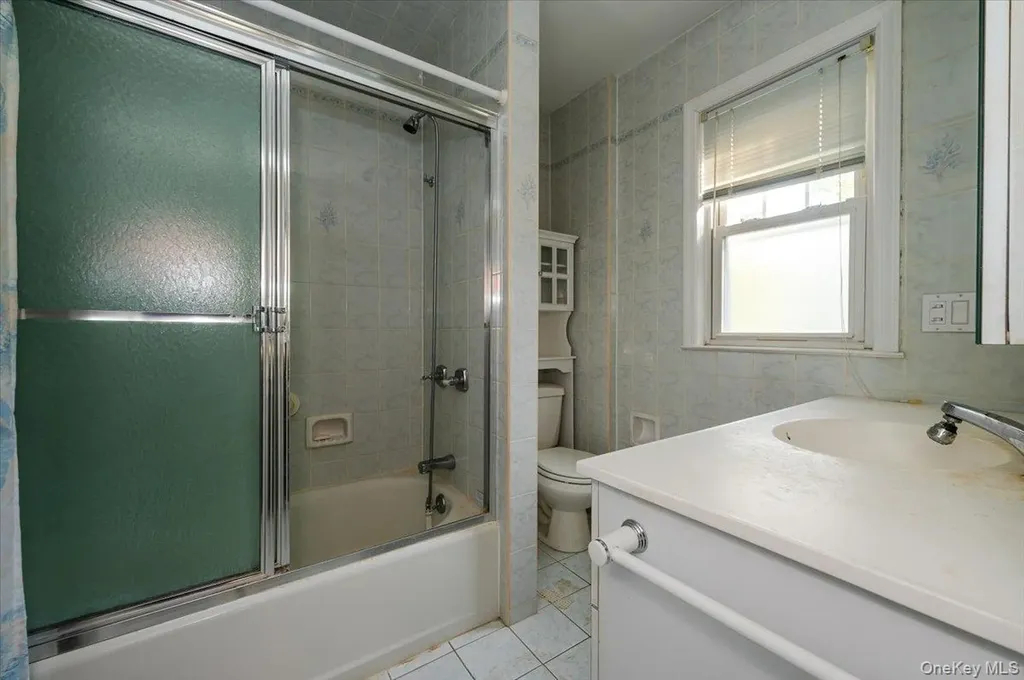 4627 Jayson Avenue Great Neck NY 11020