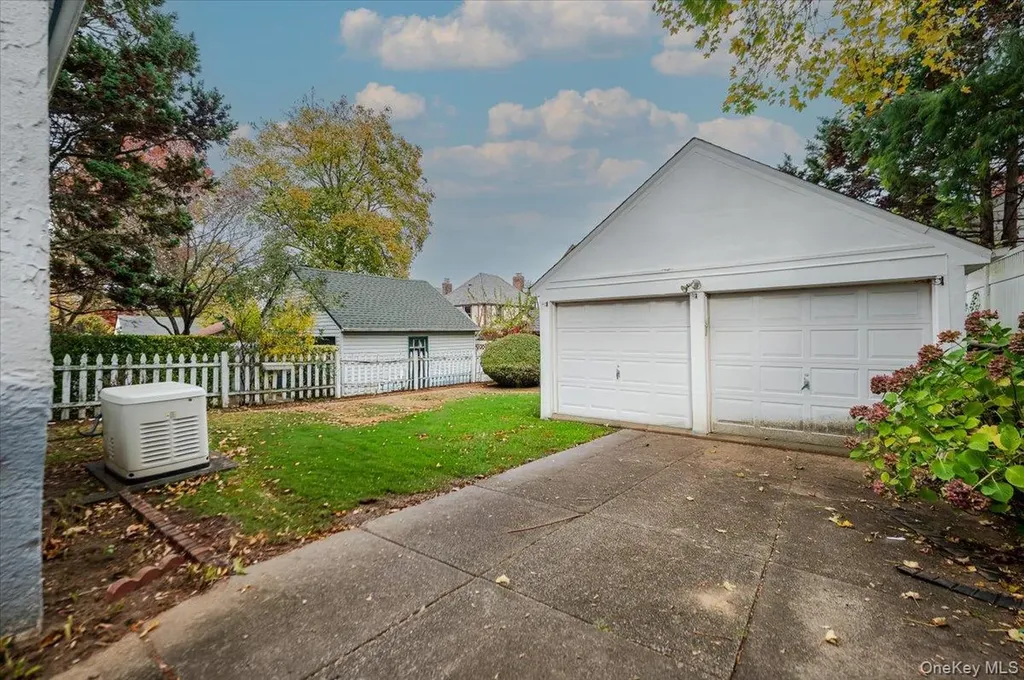 4627 Jayson Avenue Great Neck NY 11020