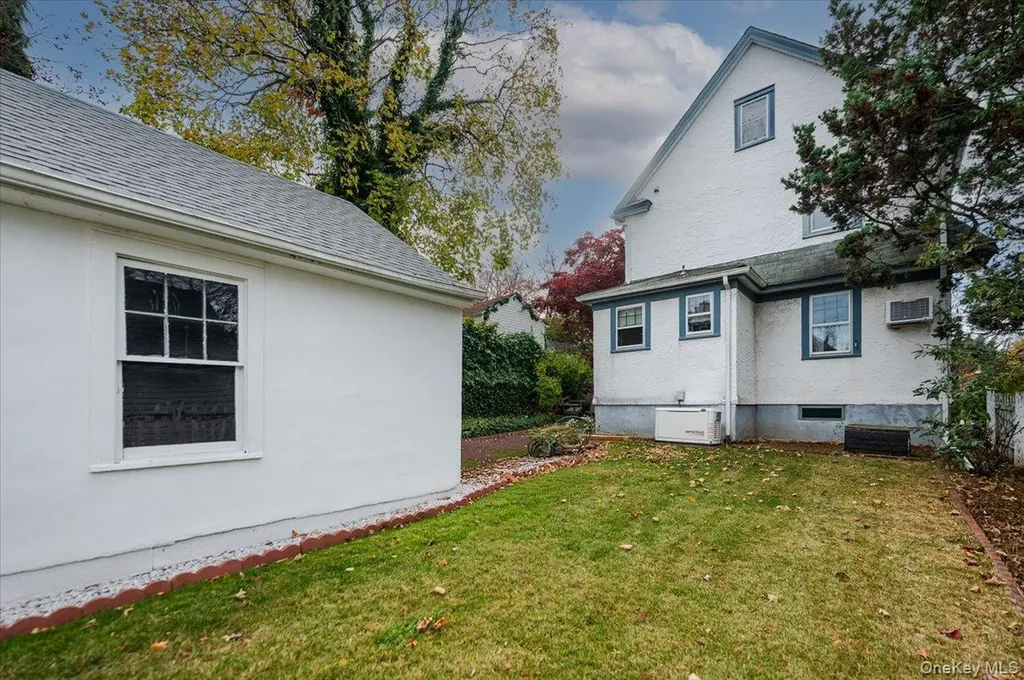 4627 Jayson Avenue Great Neck NY 11020