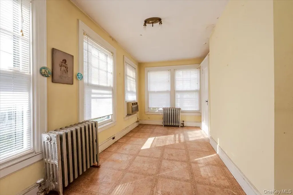 4627 Jayson Avenue Great Neck NY 11020