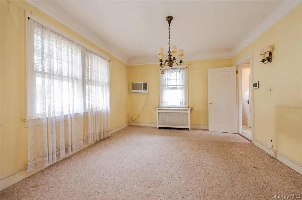 4627 Jayson Avenue Great Neck NY 11020